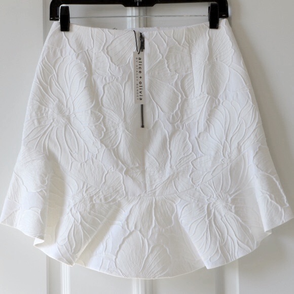 ALICE + OLIVIA Set (Lakita Top + Eriko Skirt) - Picture 13 of 14
